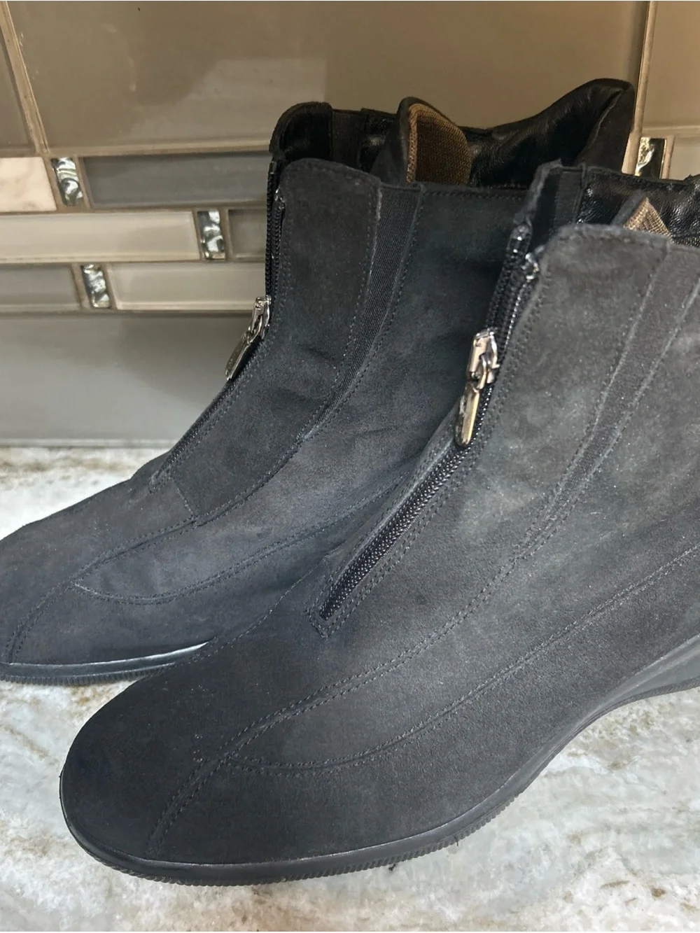 Aquatalia Weatherproof Boots Women 8.5 Black Front Zip Suede Mid Calf comfort